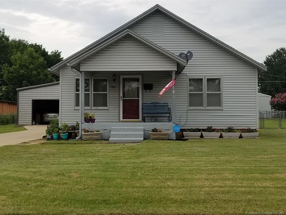 1st image of 909 E Kiowa Ave