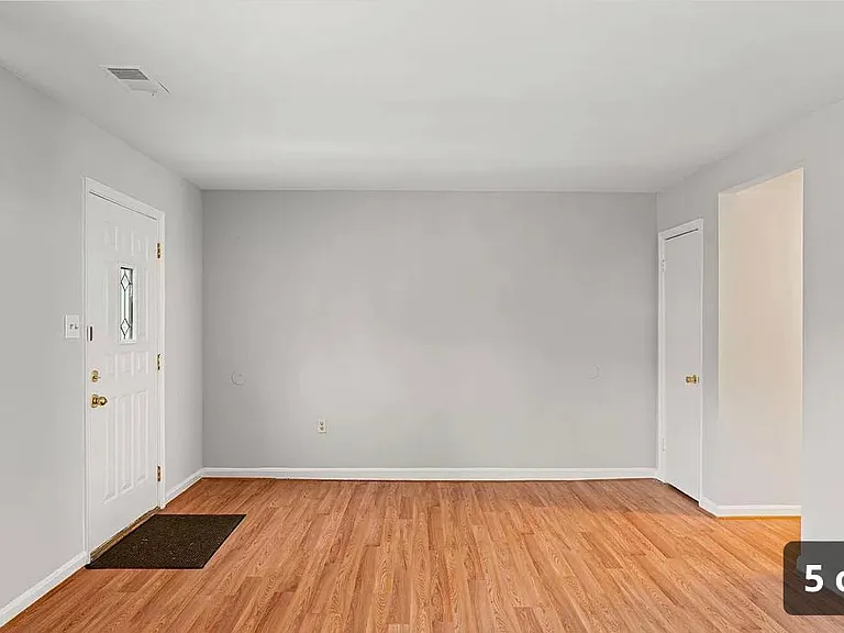 Bedroom picture