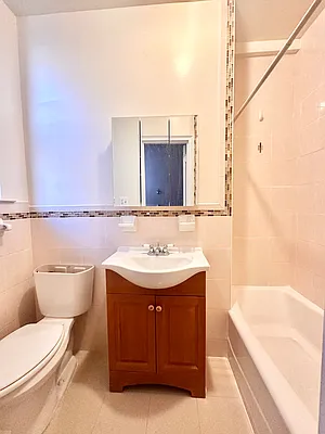 Rented by David Francis New York LLC | media 16