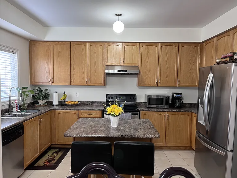 Hobbs Cres — Photo 7