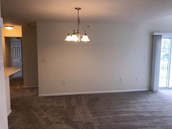 4th image of 100 Westbrook Dr #E-204