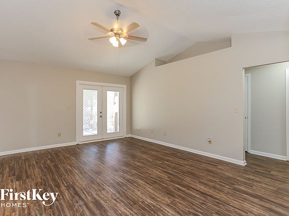 3rd image of 1734 Chandelier Cir E