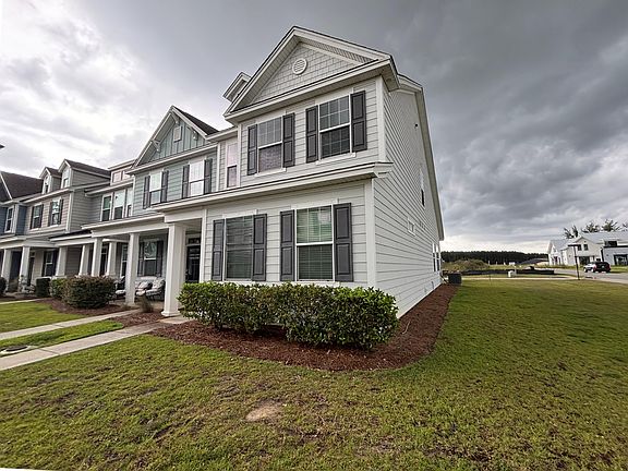 2nd image of 600 Ravensridge Ln