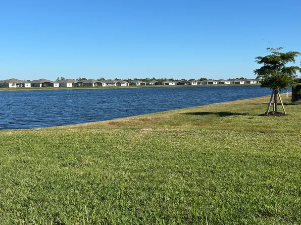 8901 Saint Kitts Cir, Englewood, FL 34224