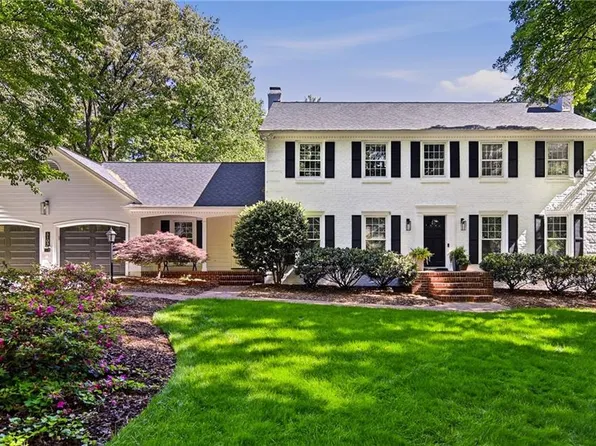 3105 Saint Regis Rd, Greensboro, NC 27408