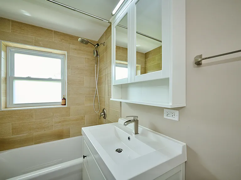 926 N Boxwood Dr #B — Photo 24