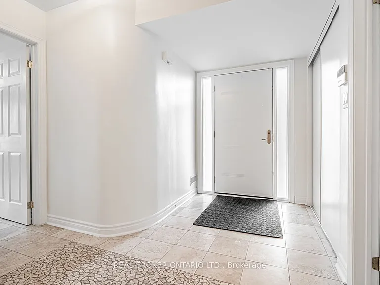 102 Natalie Pl — Photo 3