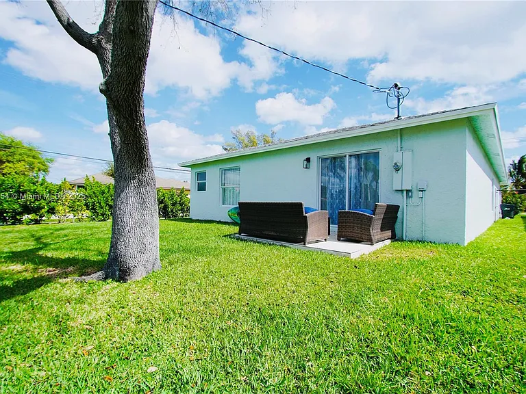 244 NW 6th Ave — Photo 31
