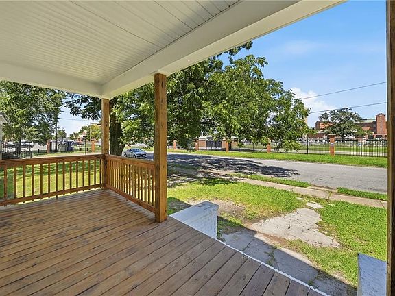 4th image of 14 Parkview Ave