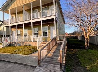 2021 Carondelet St #B, Ocean Springs, MS 39564