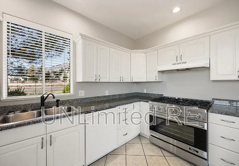 6001 N Tower Ln #A — Photo 7