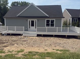114 Beach St, Foxboro, MA 02035