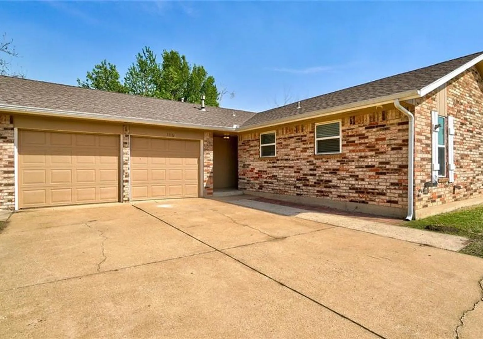 4 Bed 2 Bath-South Gate Addition of Moore, OK — Photo 1