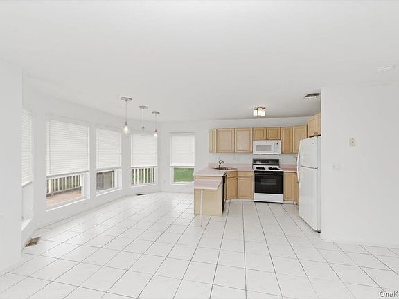 5th image of 22 Spinnaker Lane
