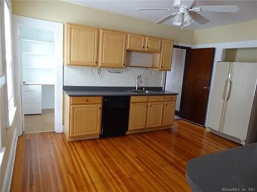 4th image of 86 Crowther Ave