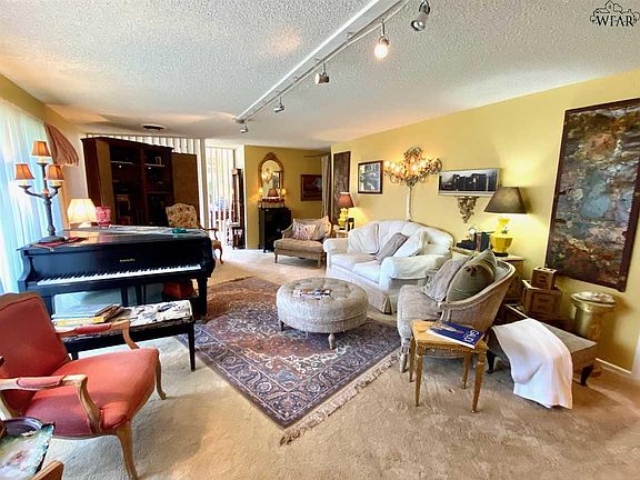 2nd image of 100 Hilltop Dr