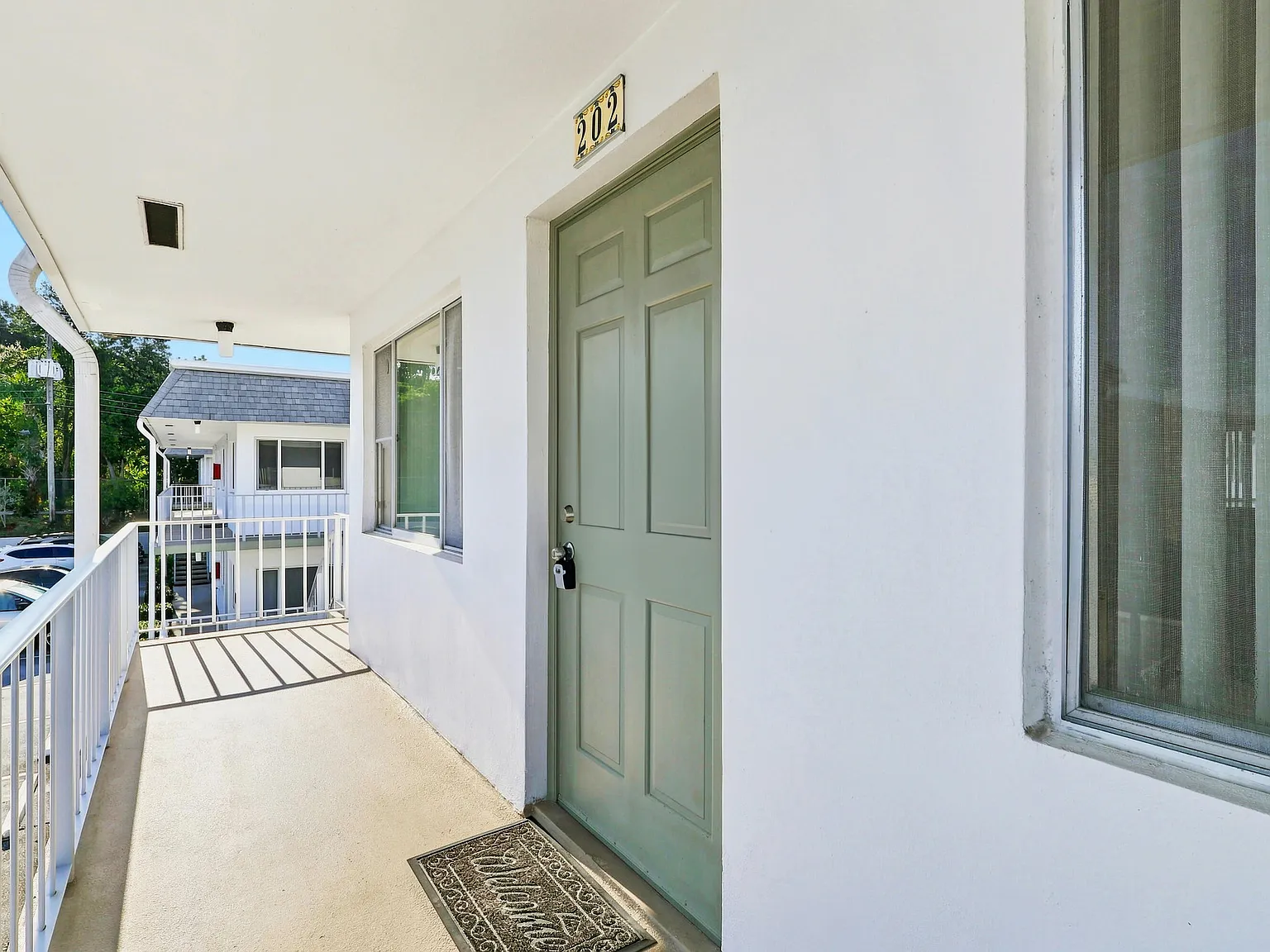 2920 Cynthia Ln — Photo 2