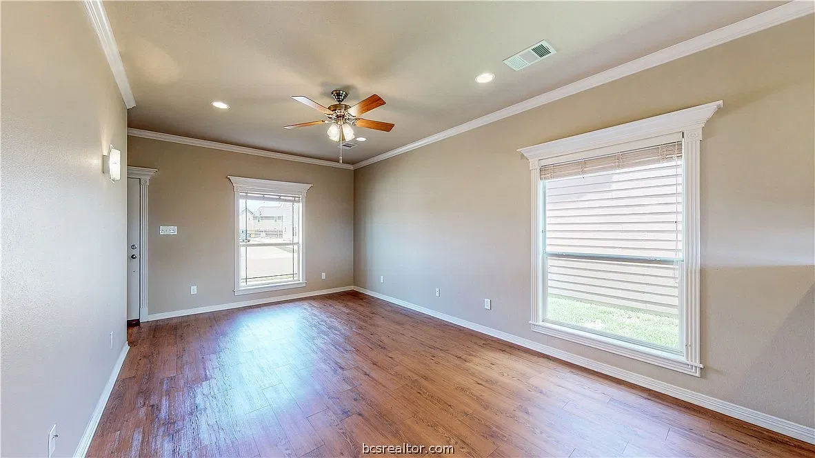 4 bed, 1774 sqft, $2,600 — Photo 4