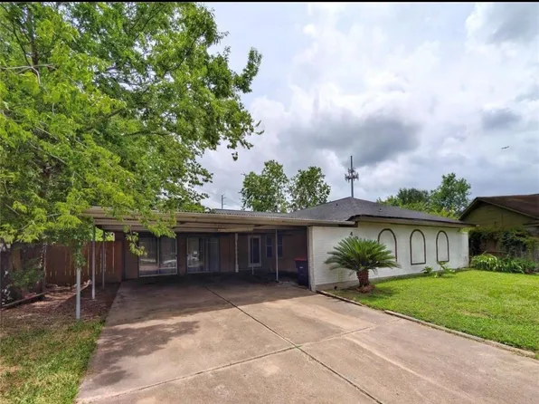 4919 Connorvale Rd, Houston, TX 77039