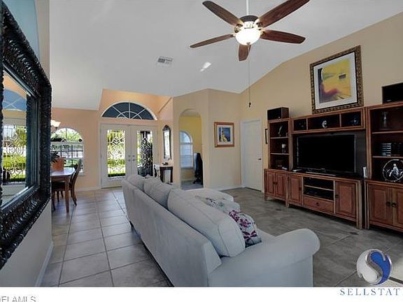 5th image of 3913 SW 20th Ave