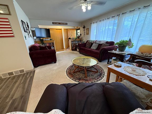 5th image of 1607 Maple Ct