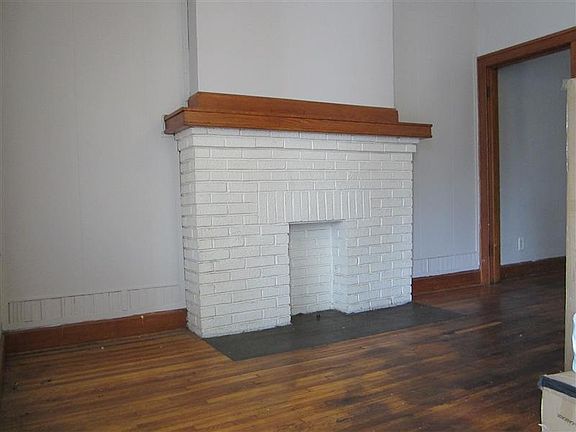2nd image of 610-612 Hanford St