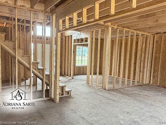 4th image of 34938 Cardinal Ln