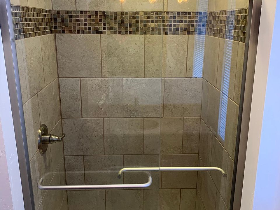 1st image of 600 Broadway Ave S
