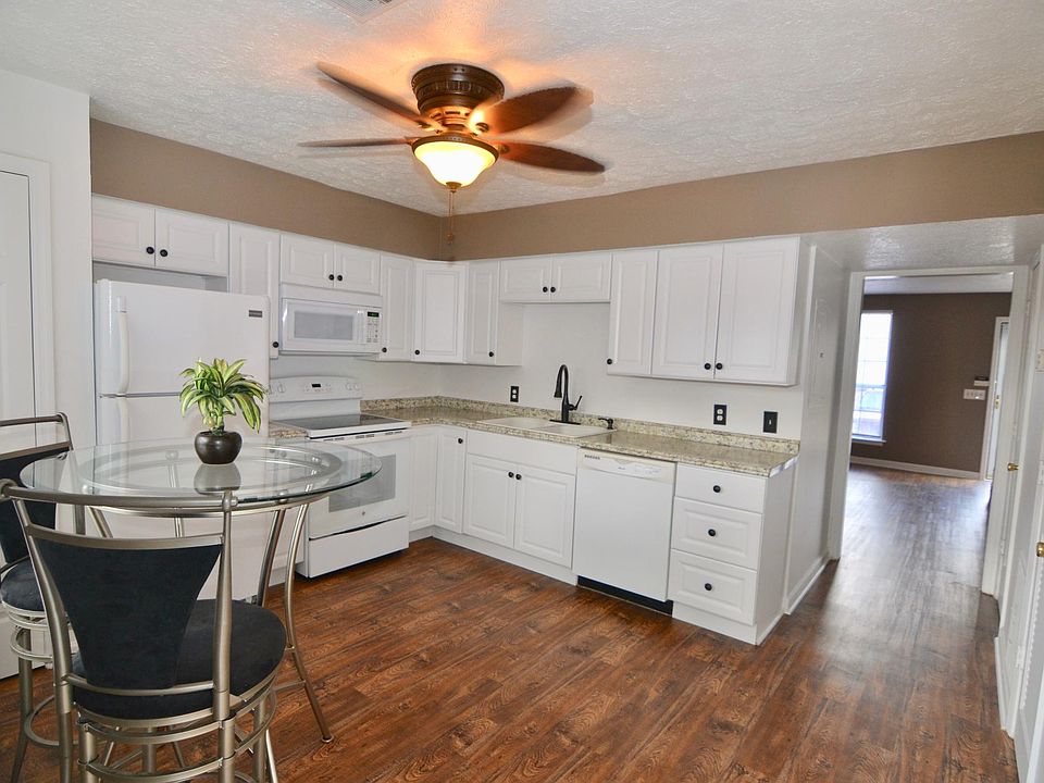 Large bright remodeled Kitchen