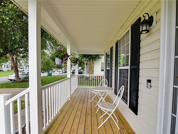 3rd image of 1125 Lees Crossing Ct
