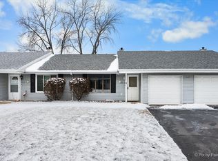 2315 Buttercup Ln, Crest Hill, IL 60403