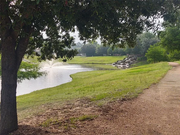 24511 Emerald Pool Falls Dr, Tomball, TX 77375