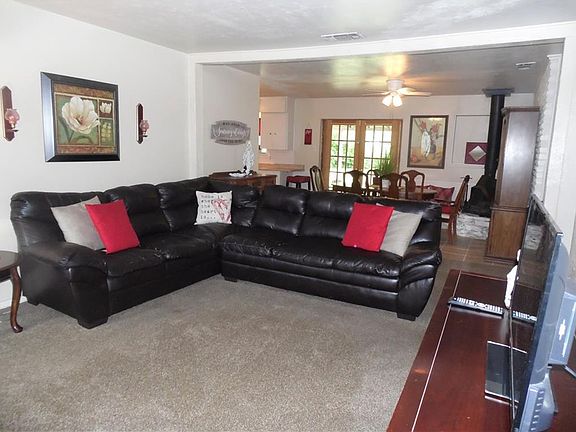 5th image of 321 Thompson Dr
