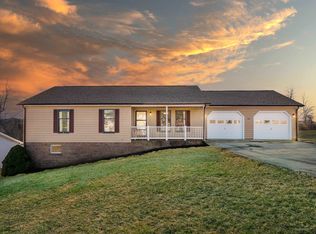 15 Massie Dr NW, Christiansburg, VA 24073