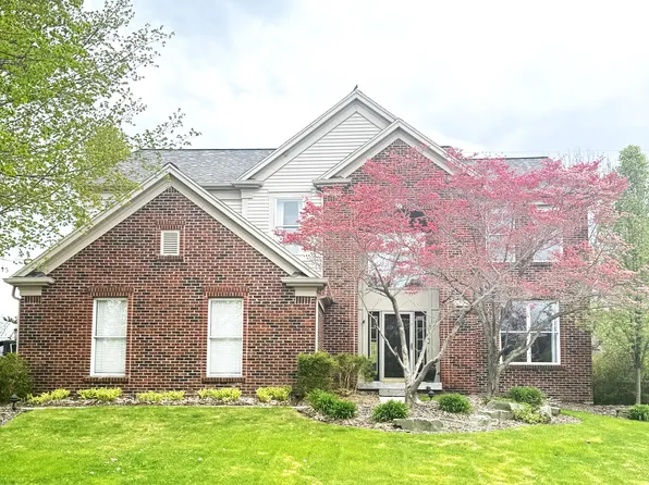 33 Fox Point Ct NE, Ada, MI 49301