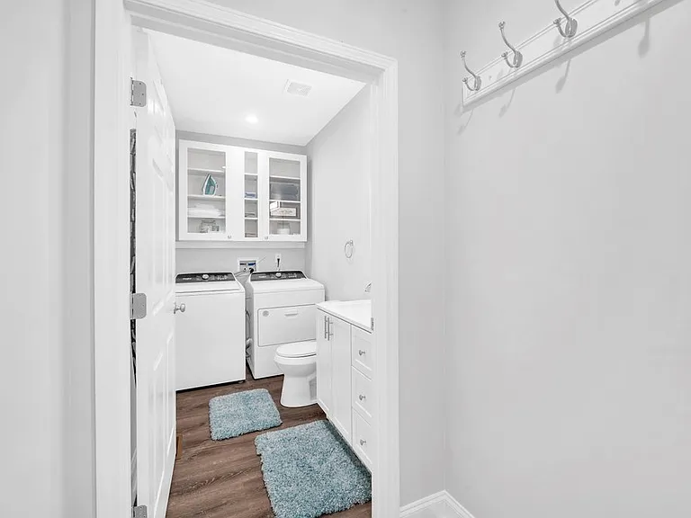 103 Dix St — Photo 10