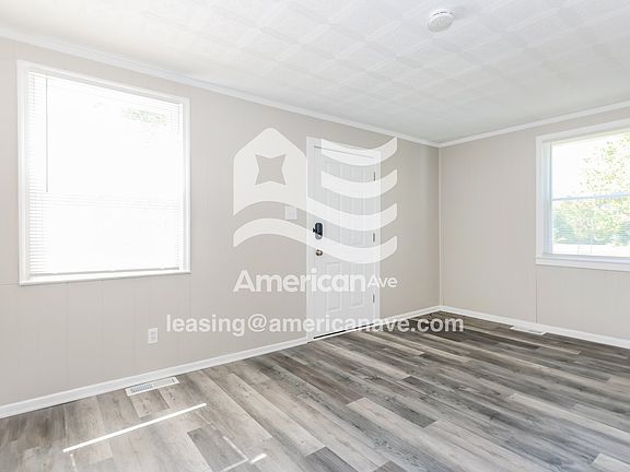 1712190_004_wm_-_living_room_13117979.jpg