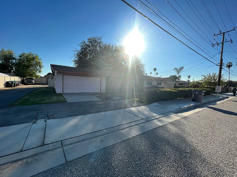 21849 Cottonwood Ave — Photo 3