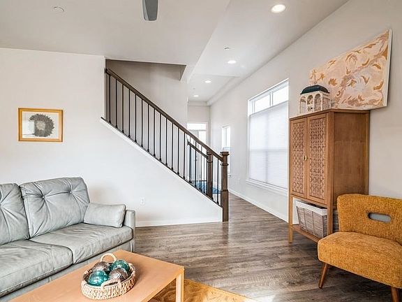 4th image of 2218 Eversull Ln