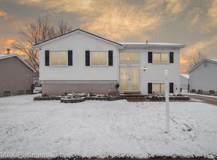 15523 Anthony St, Romulus, MI 48174