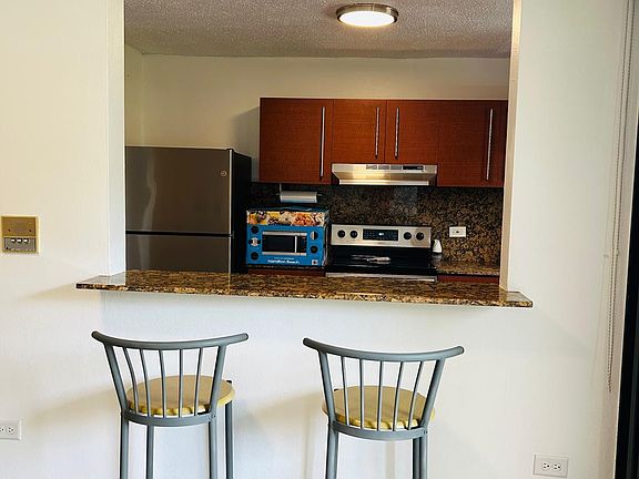 3rd image of 27 Avenue Lopategui Parkville Plz #205
