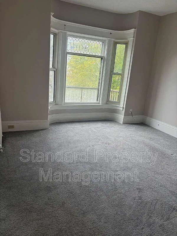 2 bed, 1.0 bath, $1,250 — Photo 2