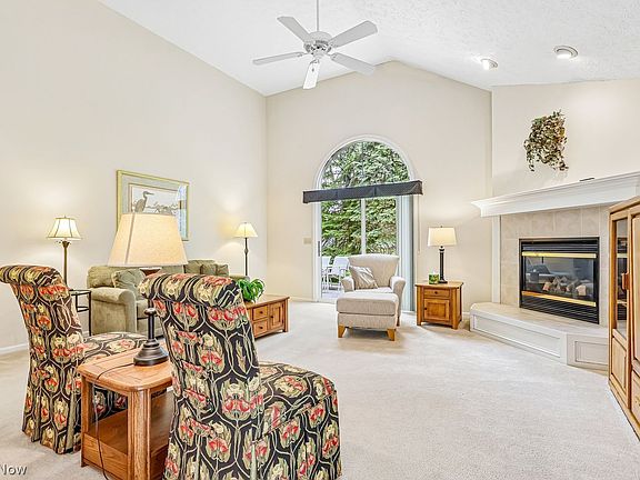 5th image of 21293 Woodview Cir