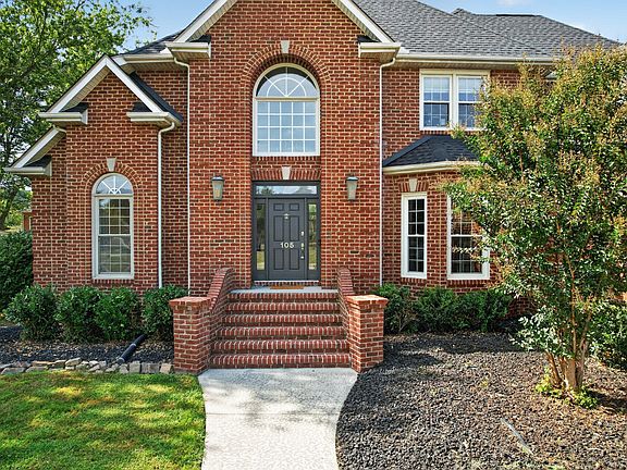 5th image of 105 Fairways Blvd N