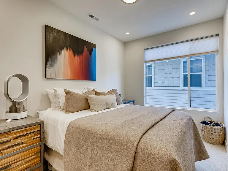 1726 Irving St — Photo 17