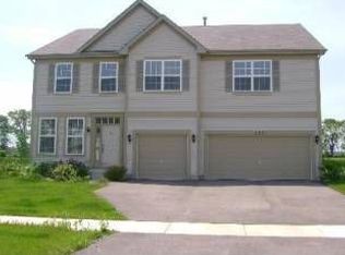 195 W Arden Ln, Round Lake, IL 60073