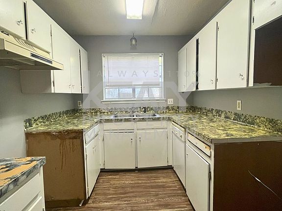3rd image of 2830 Louisiana Ave APT 11