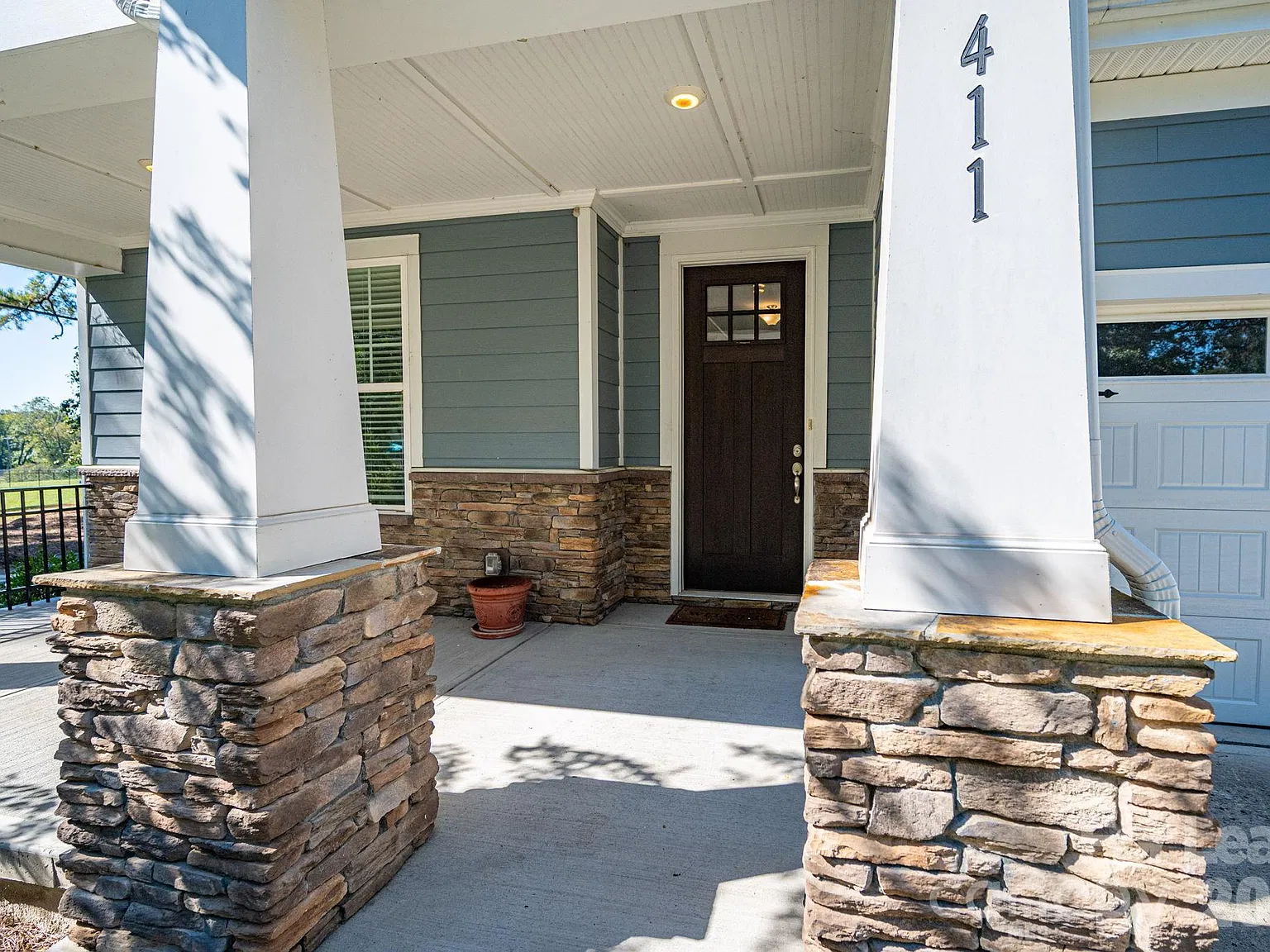 3 bed, 2.5 bath, 1760 sqft, $1,995 — Photo 3
