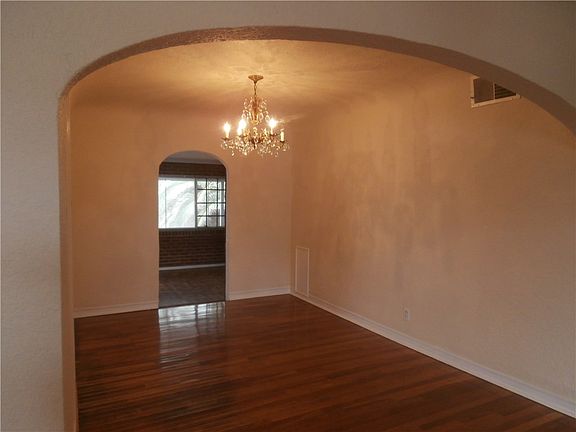 4th image of 3608 Nashville Ave