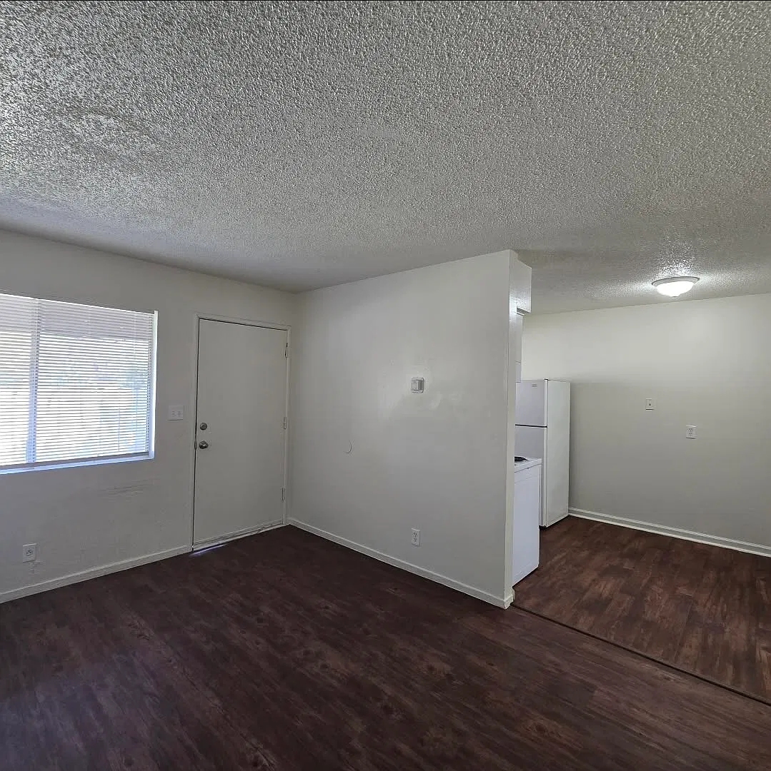 1 bed, 800 sqft, $1,095 — Photo 4